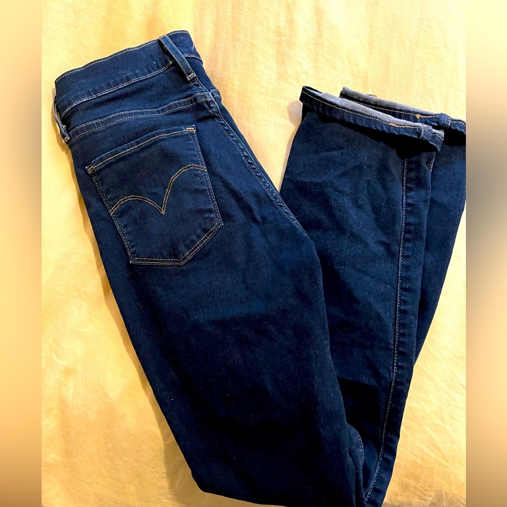 Levi’s 724 high-waisted straight-leg jeans (Women’s Size 27)